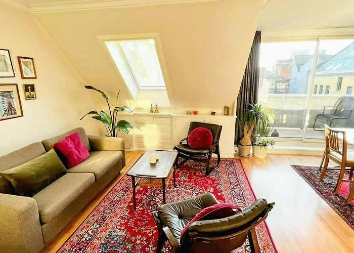 2br With Balconies And Art In Historical Area Apartmán