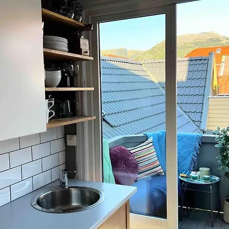 Leilighet 2br With Balconies And Art In Historical Area Bergen