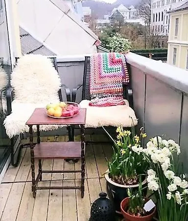 2br With Balconies And Art In Historical Area * Bergen