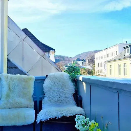 アパート 2br With Balconies And Art In Historical Area ベルゲン