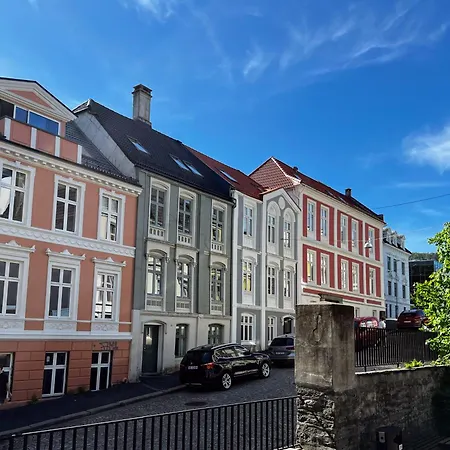 2br With Balconies And Art In Historical Area Leilighet *