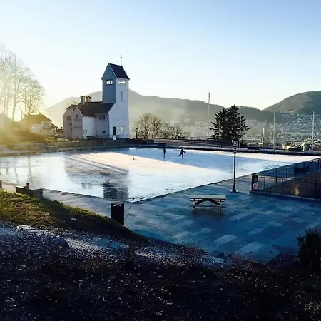 Appartement 2br With Balconies And Art In Historical Area