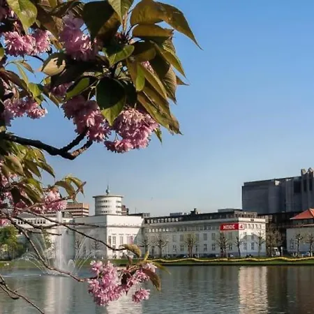 Appartement 2br With Balconies And Art In Historical Area *