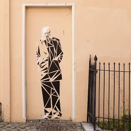 2br With Balconies And Art In Historical Area Appartement Bergen