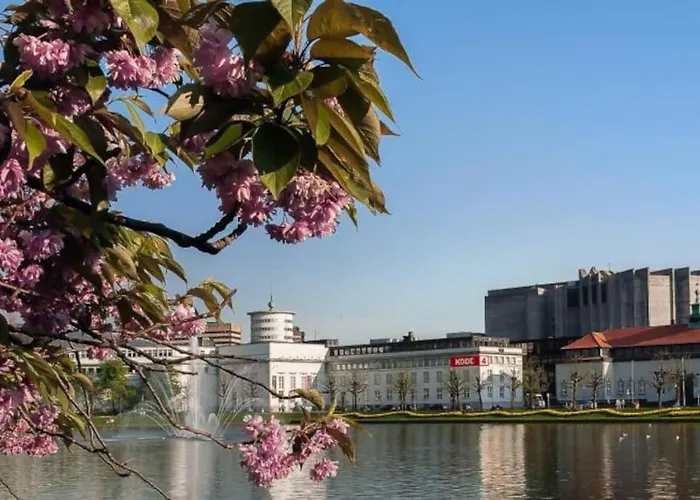 아파트 2br With Balconies And Art In Historical Area *