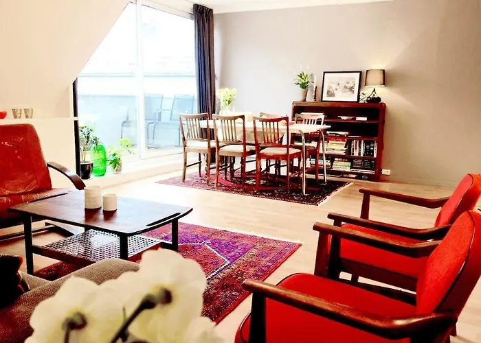 2br With Balconies And Art In Historical Area 베르겐